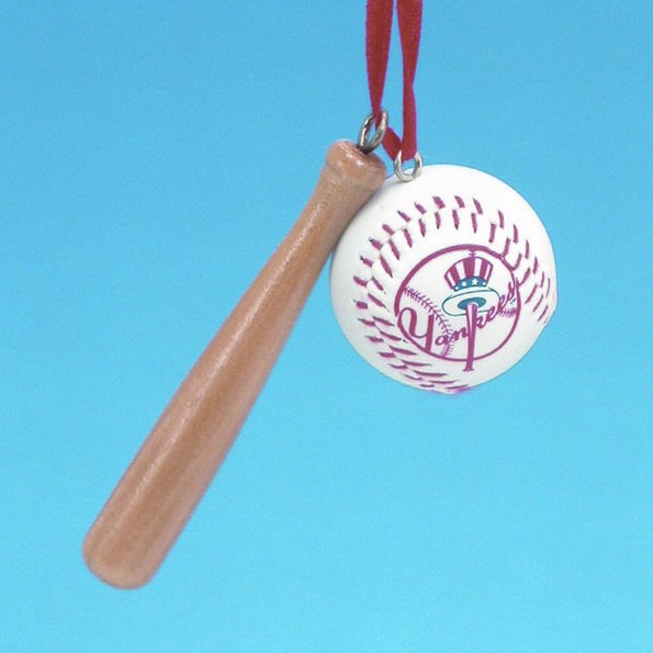 Item 103566 New York Yankees Bat With Baseball Ornament