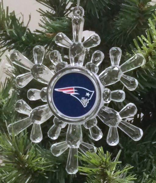 Item 141149 New England Patriots Snowflake Ornament