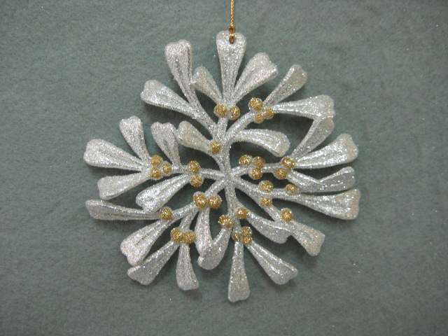 Item 302157 Champagne/Silver Holly Wreath Ornament
