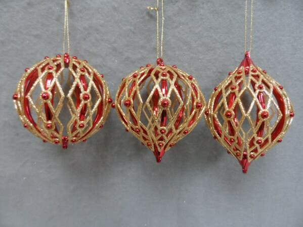 Item 303050 Red/Gold Diamond Pattern Ball/Onion/Finial Ornament