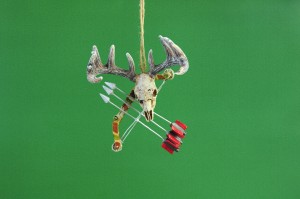 Item 483411 Deer Skull With Bow Ornament