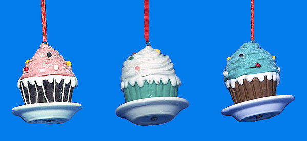 Item 495544 Cupcake Ornament