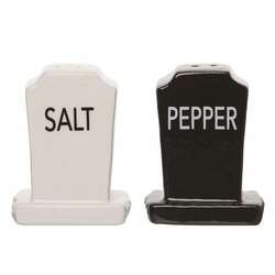 Item 501051 Spooky Salt And Pepper Set