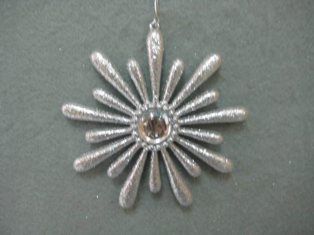 Item 302202 Silver Flower With Jewel Ornament