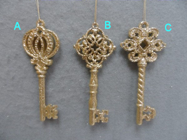 Item 303128 Gold Key Ornament
