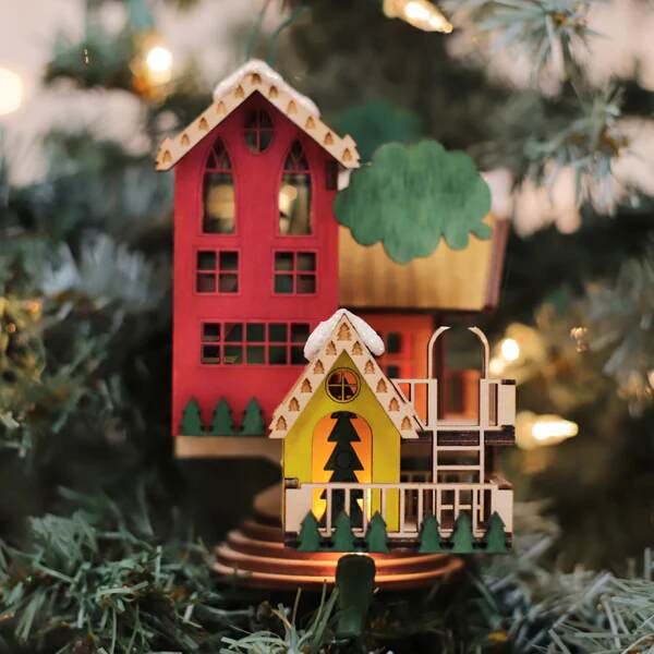 Item 426592 Christmas Tree House Ornament