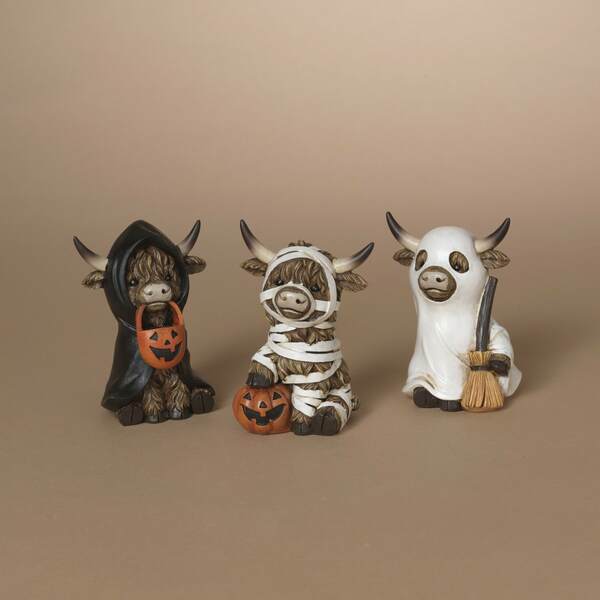Item 431011 Halloween Highland Cow Figure