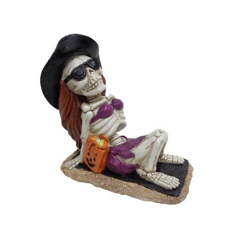 Item 516153 Beach Skeleton Lady On Towel