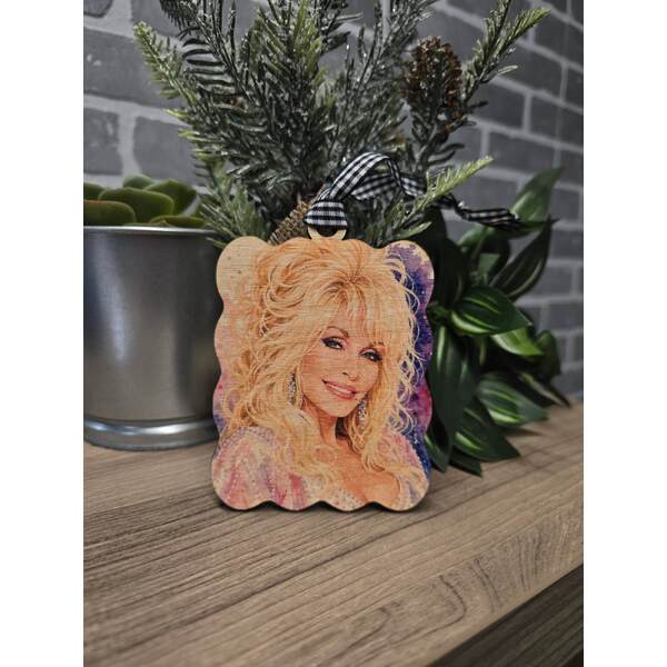 Item 613063 Dolly Parton Ornament