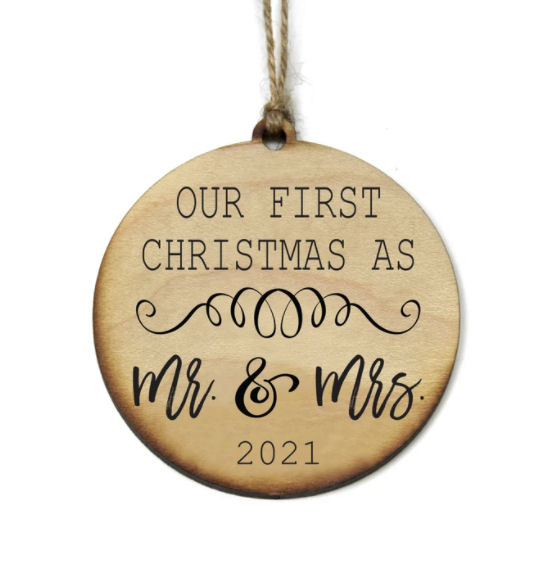 Item 613269 Mr And Mrs 2023 Ornament