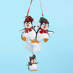 Item 105315 Penguin Family of Three Ornament