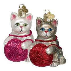 Item 425187 White/Gray Playful Kitten With Yarn Ornament