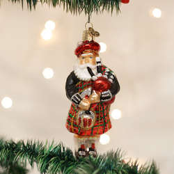Item 425454 Highland Santa With Bagpipes Ornament