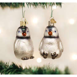 Item 425801 Penguin Chick Ornament