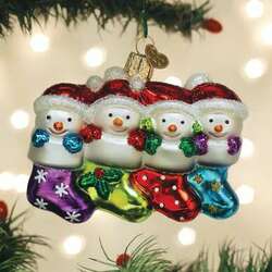 Item 426393 Snow Family Of Four Ornament